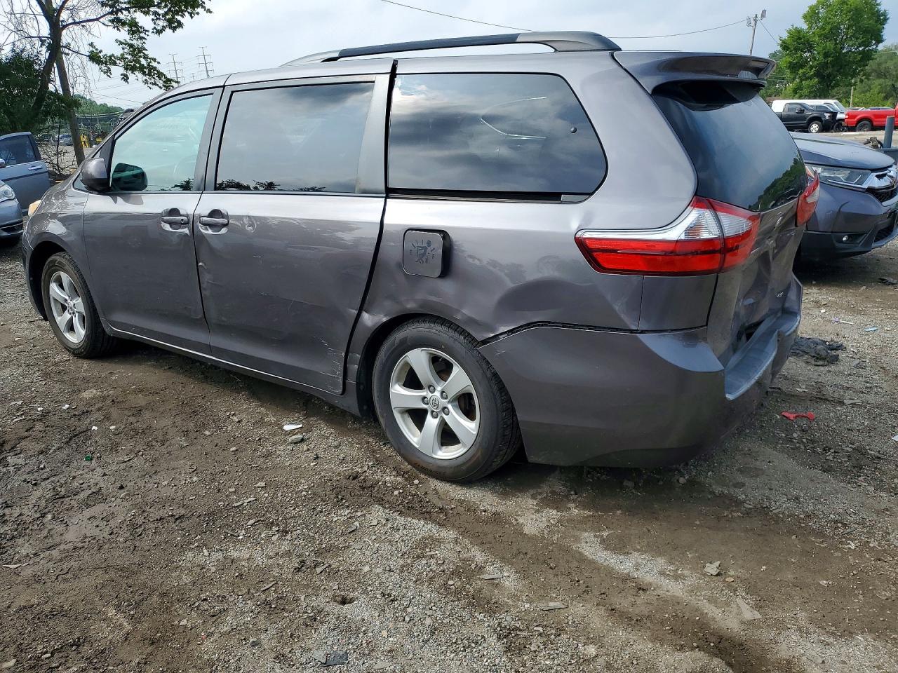 2015 TOYOTA SIENNA LE — снимка 2