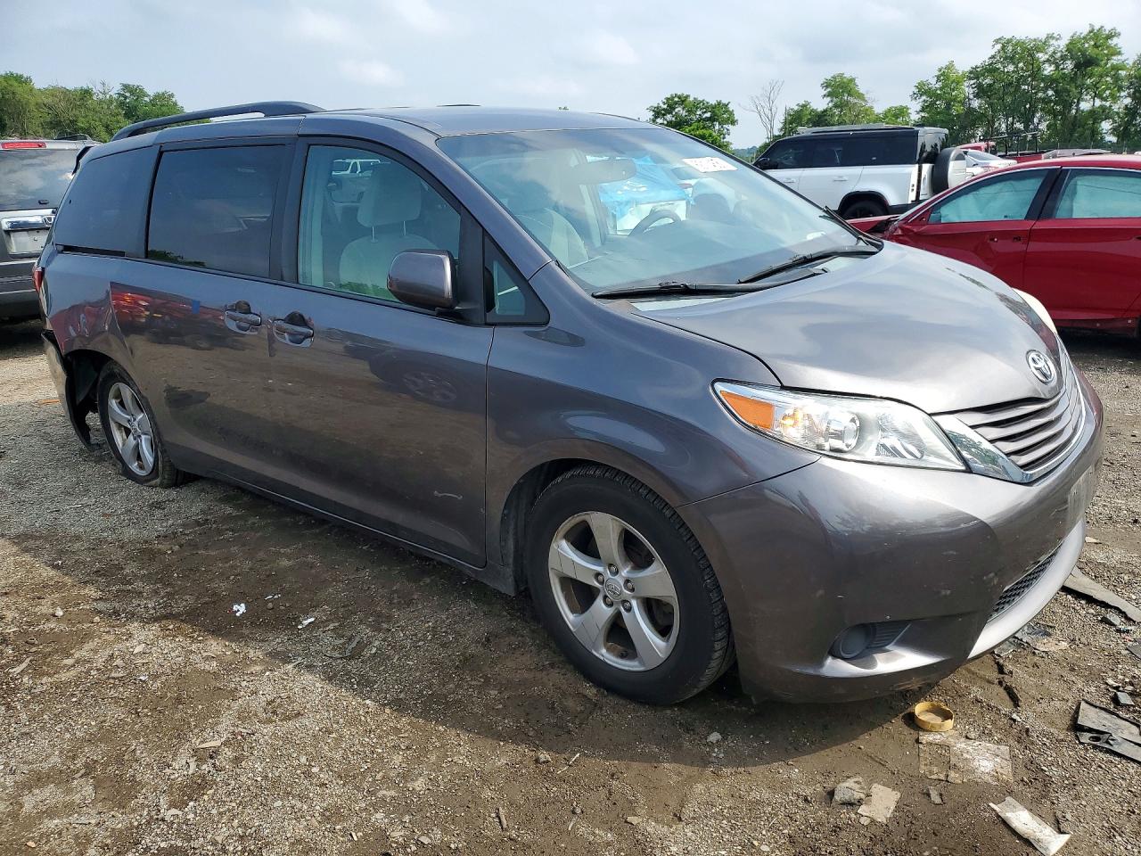 2015 TOYOTA SIENNA LE — снимка 4
