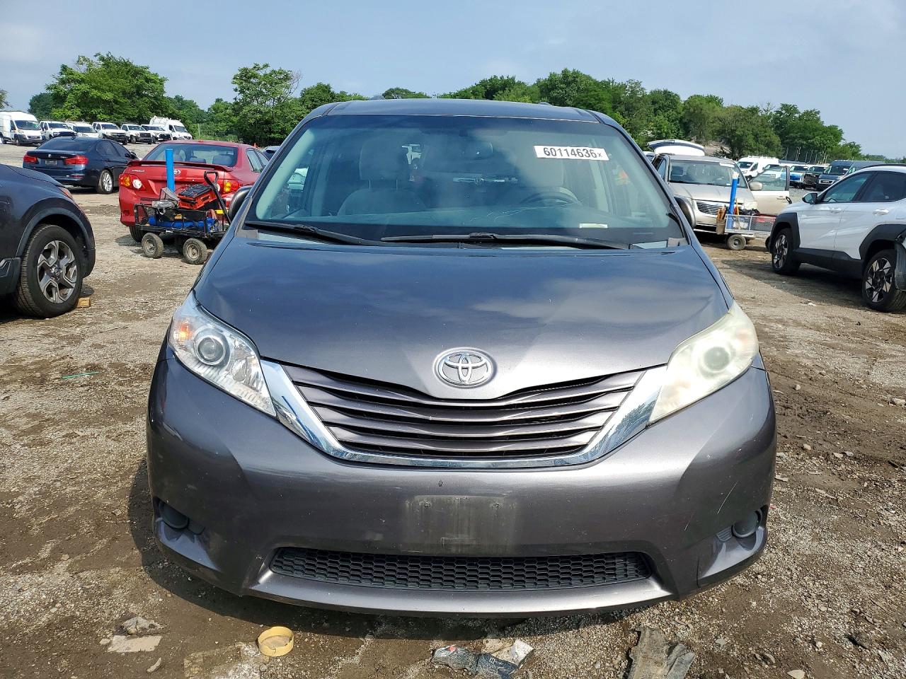 2015 TOYOTA SIENNA LE — снимка 5