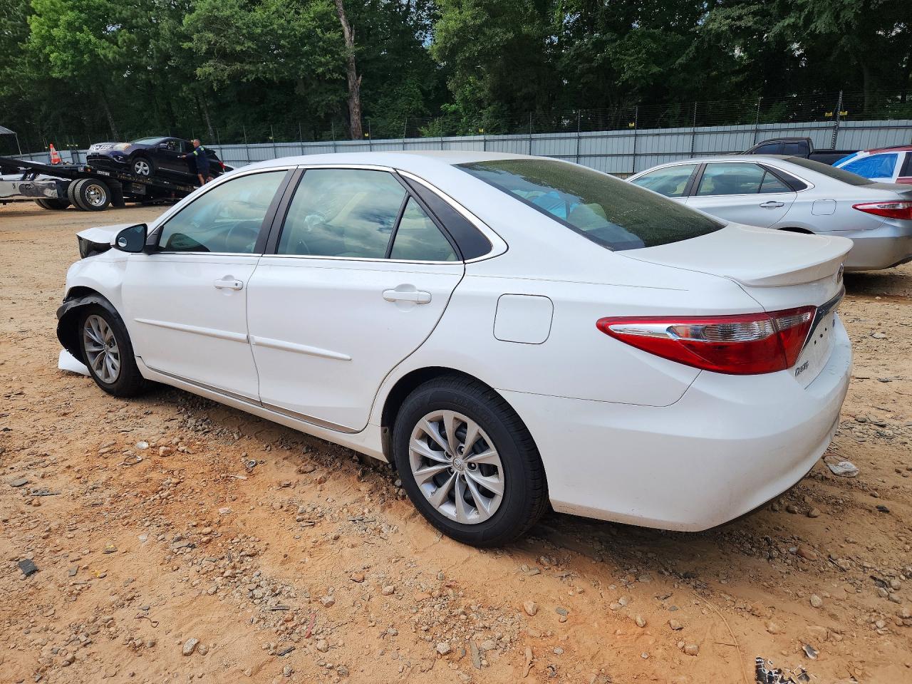2017 TOYOTA CAMRY LE — снимка 2