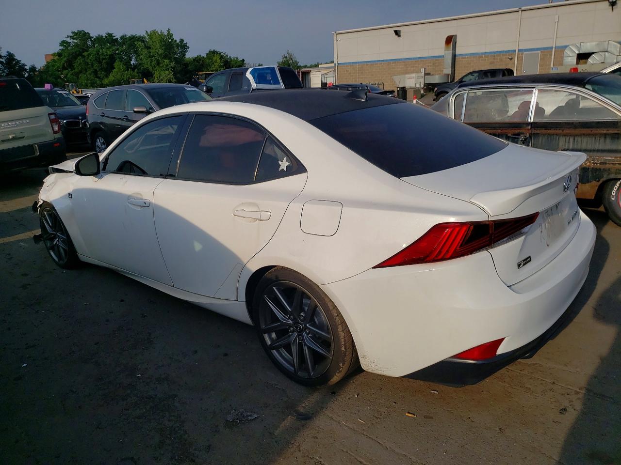 2017 LEXUS IS 300 — снимка 2