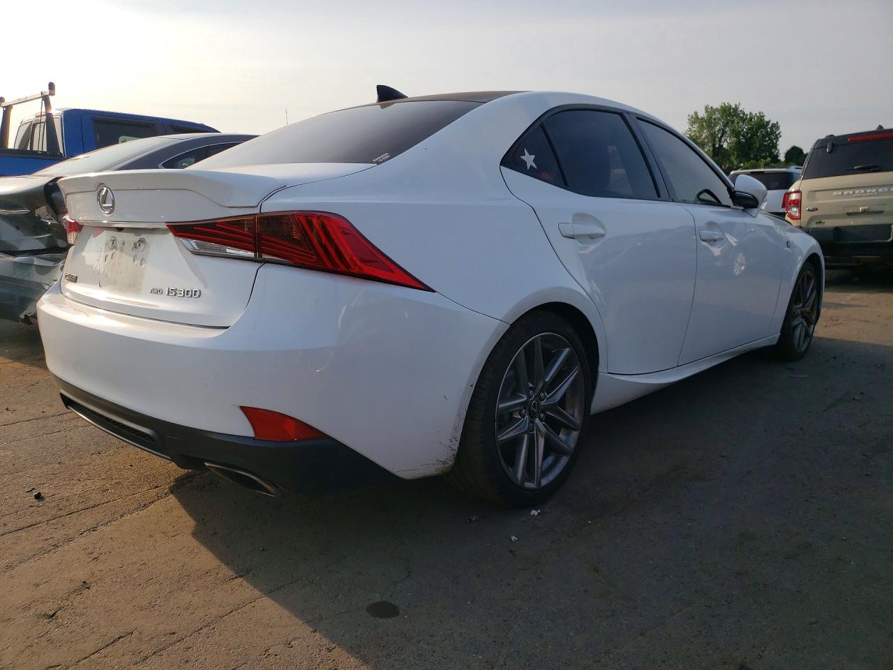 2017 LEXUS IS 300 — снимка 3