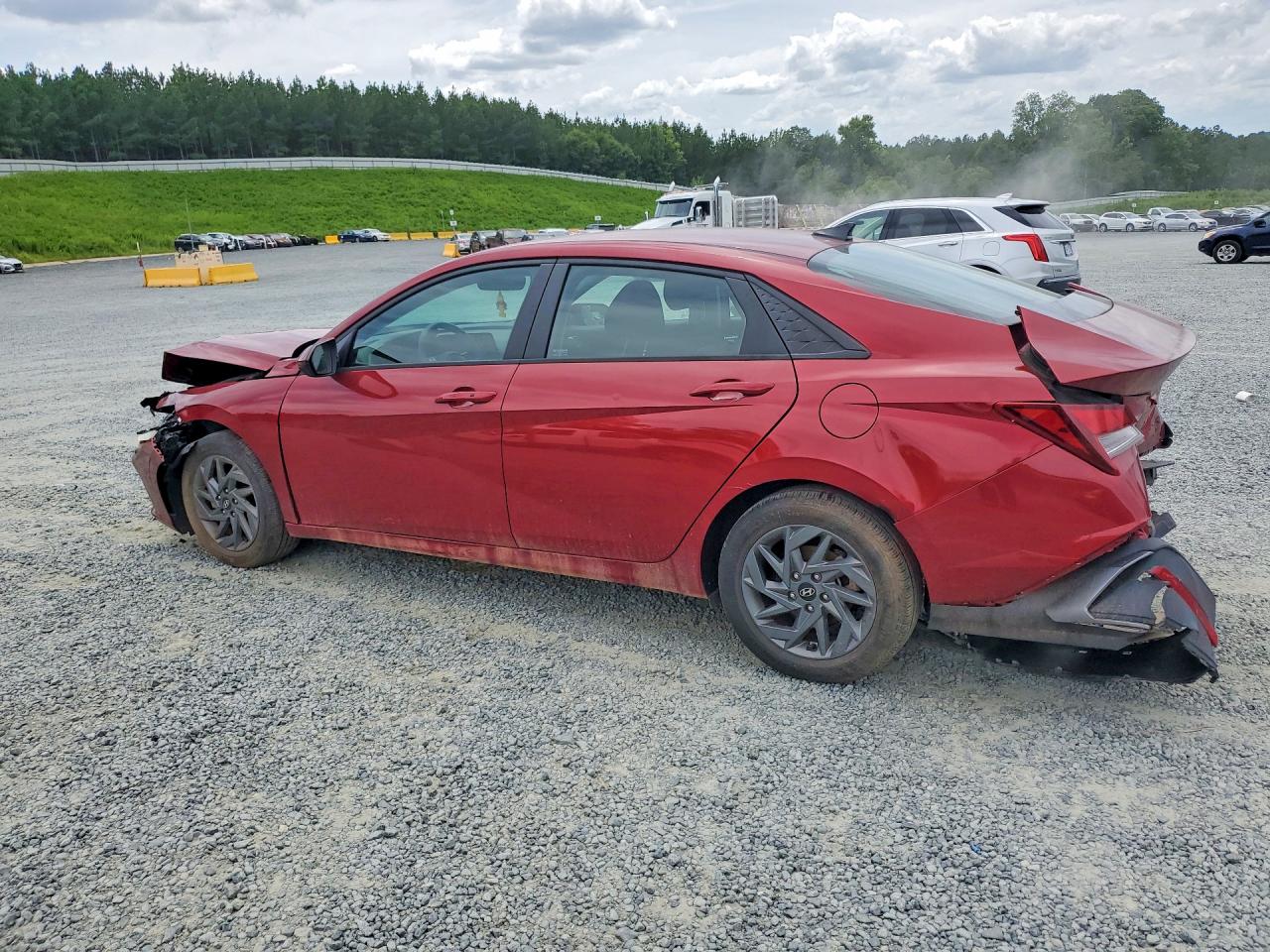 2024 HYUNDAI ELANTRA SEL — снимка 2