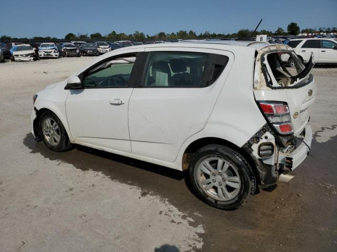 2020 CHEVROLET SONIC — снимка 2