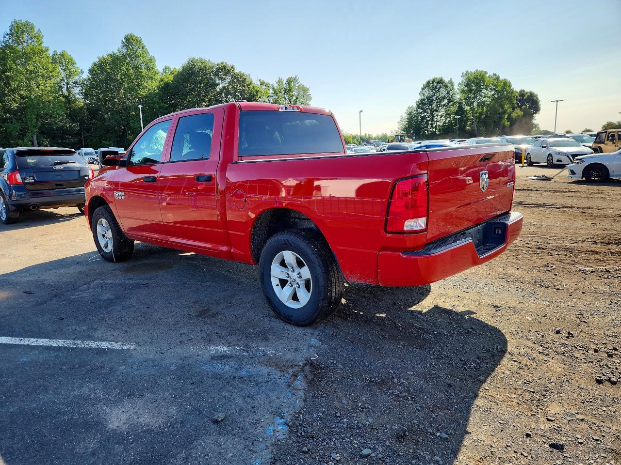 2018 RAM 1500 ST — снимка 2