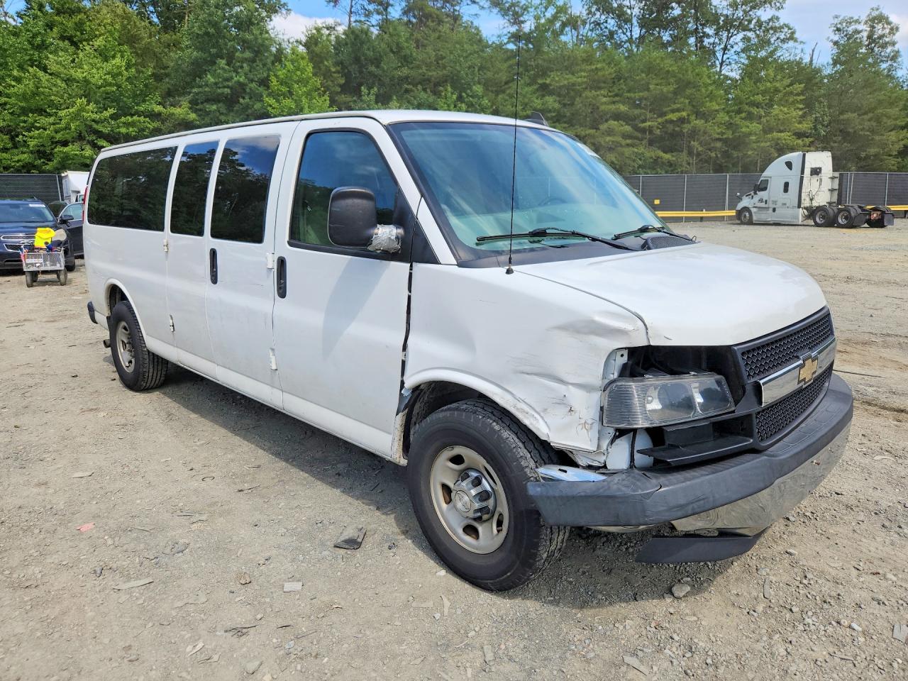2017 CHEVROLET EXPRESS G3500 LT — снимка 4