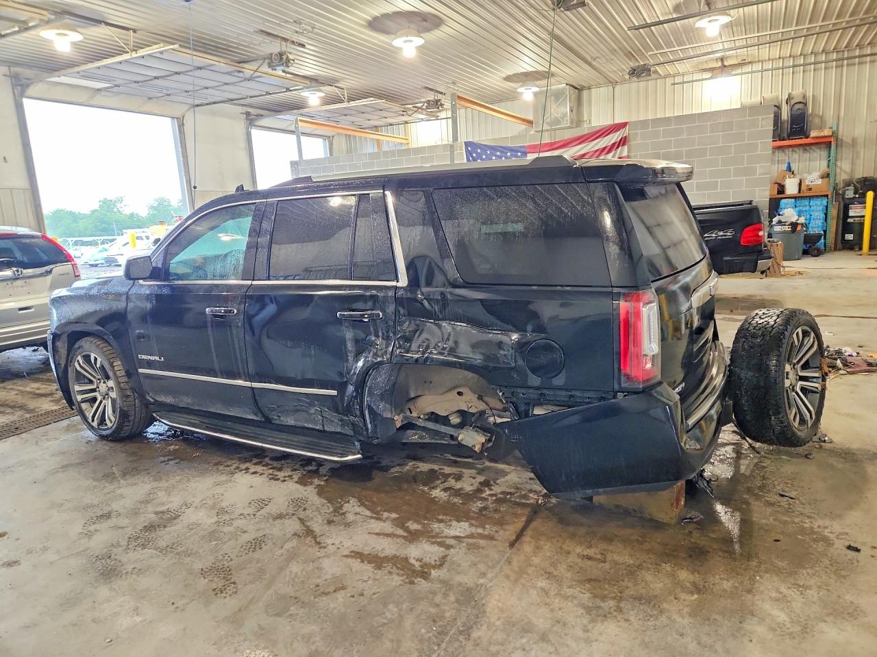 2017 GMC YUKON DENALI — снимка 2