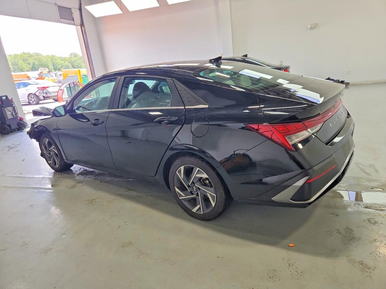 2025 HYUNDAI ELANTRA LIMITED — снимка 2