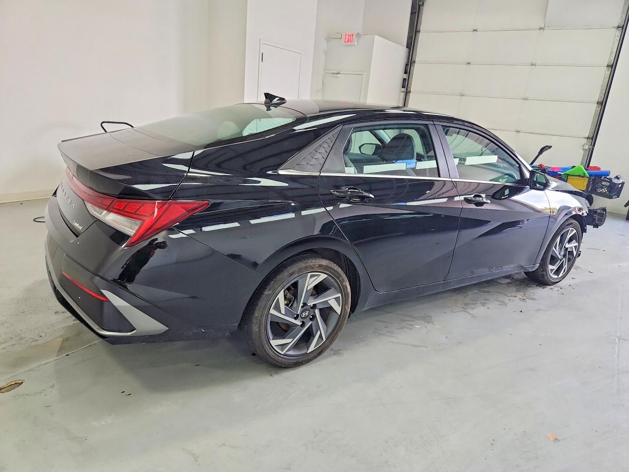 2025 HYUNDAI ELANTRA LIMITED — снимка 3