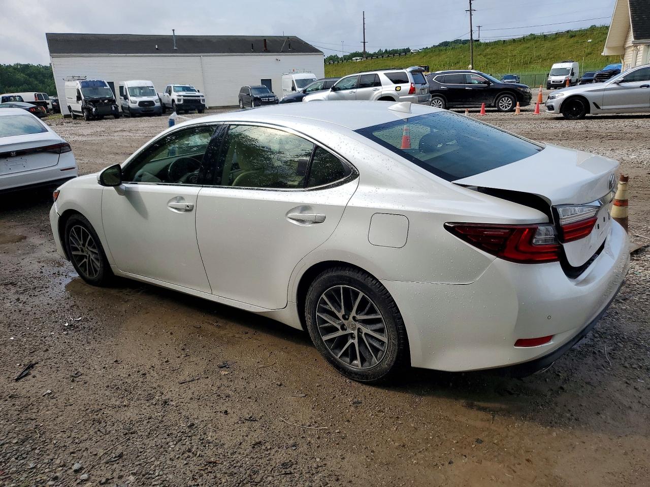 2016 LEXUS ES 350 — снимка 2