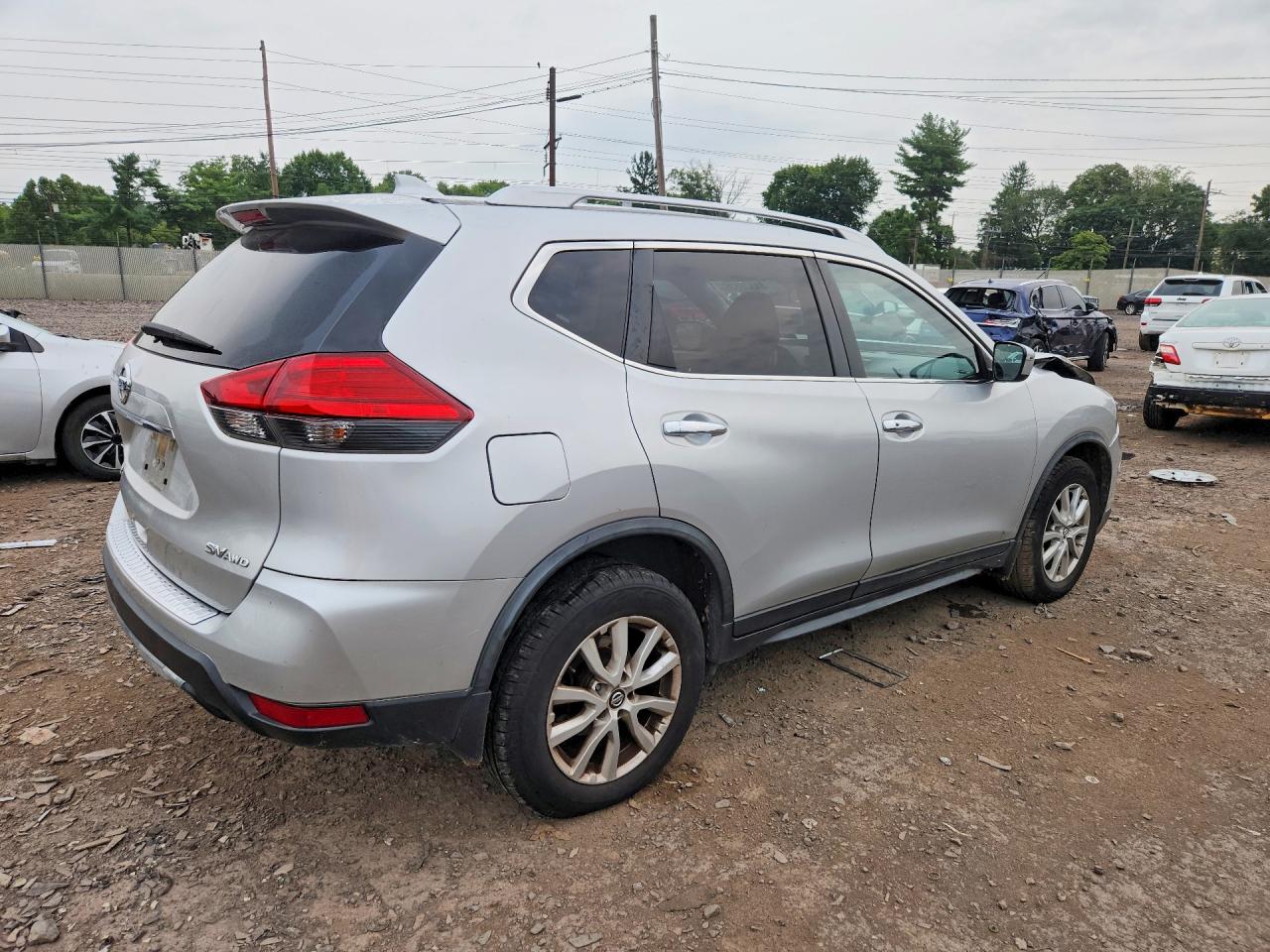 2017 NISSAN ROGUE SV — снимка 3