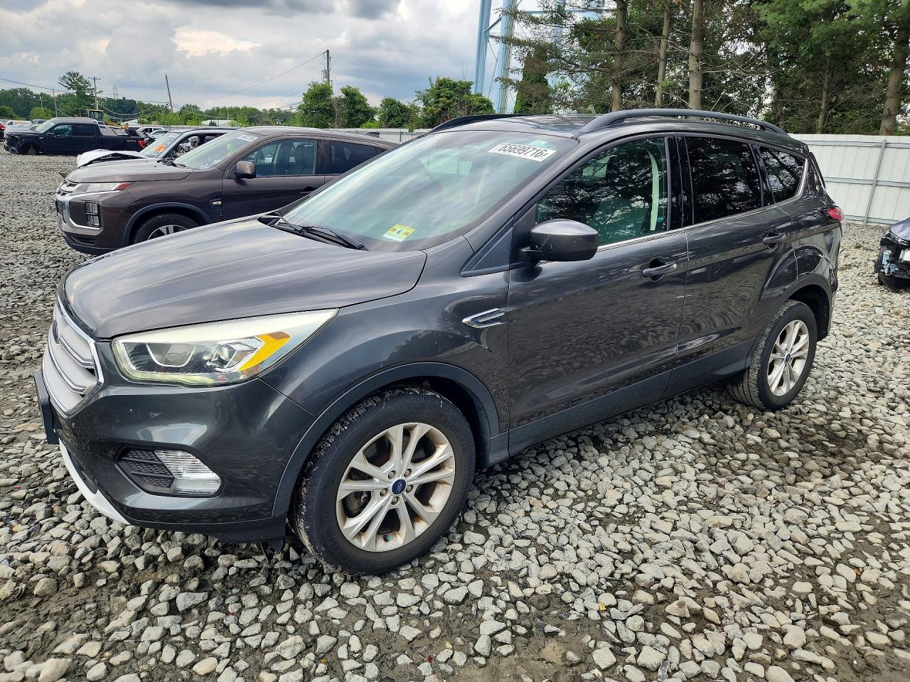 2017 FORD ESCAPE SE