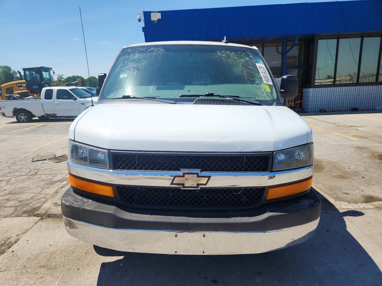 2017 CHEVROLET EXPRESS G3500 LT — снимка 5