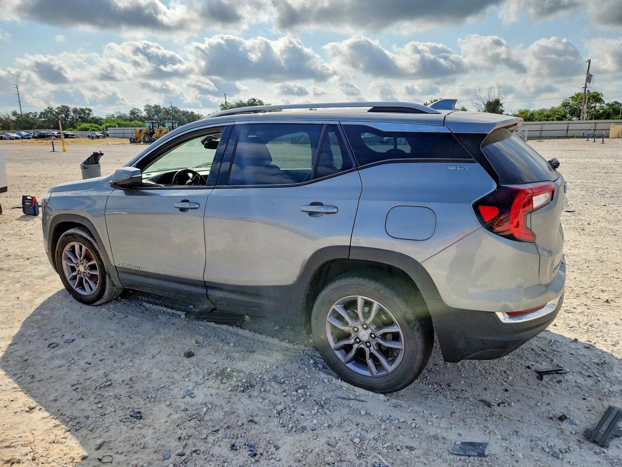 2023 GMC TERRAIN SLT — снимка 2