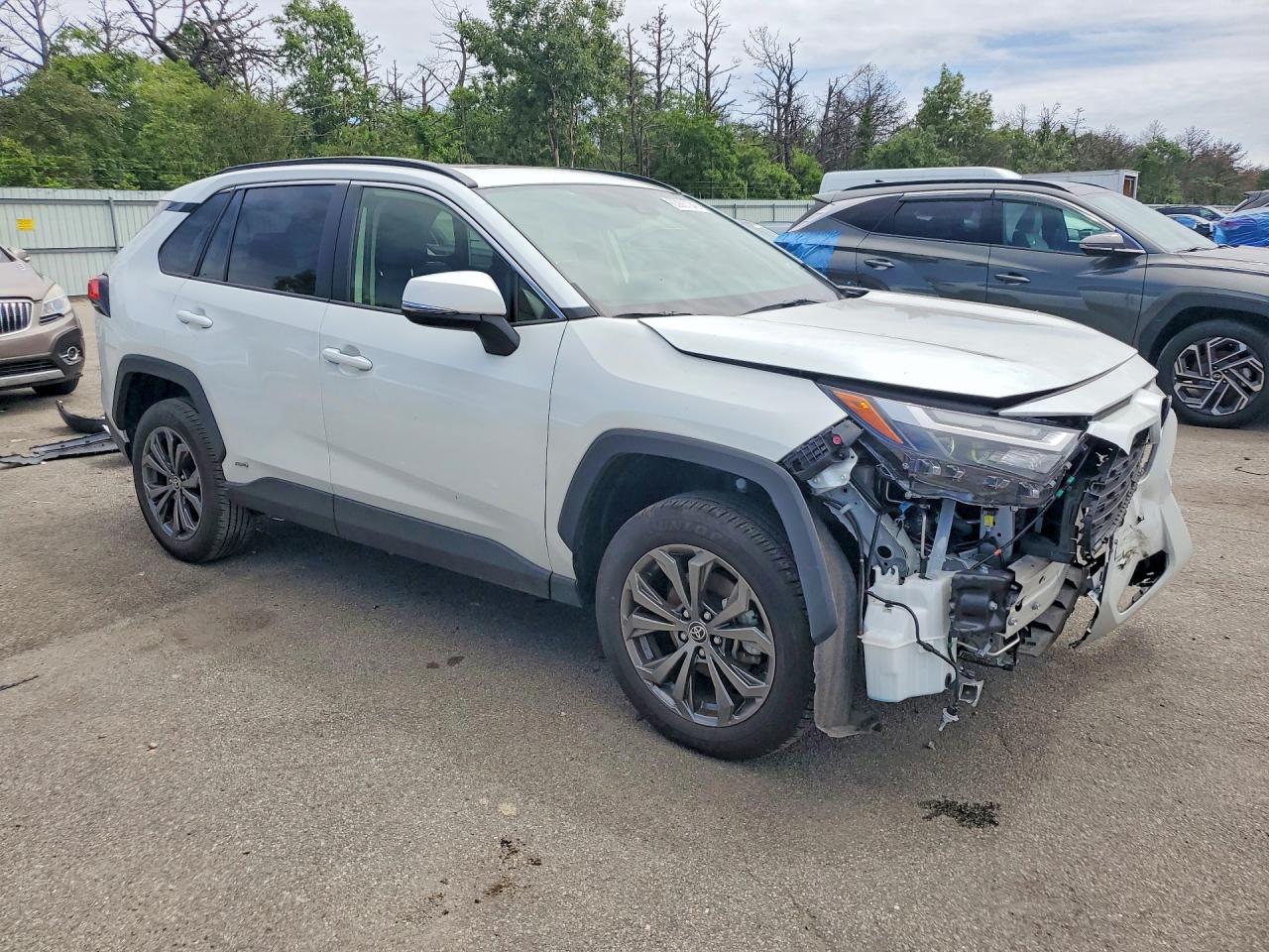 2025 TOYOTA RAV4 XLE PREMIUM — снимка 4