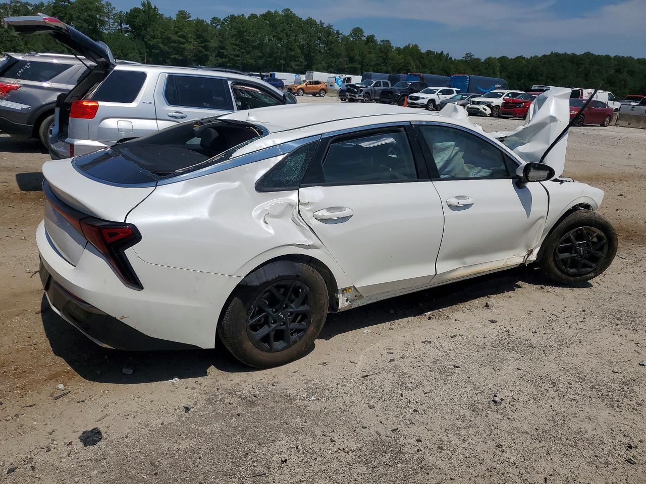 2026 KIA K5 LXS — photo 3