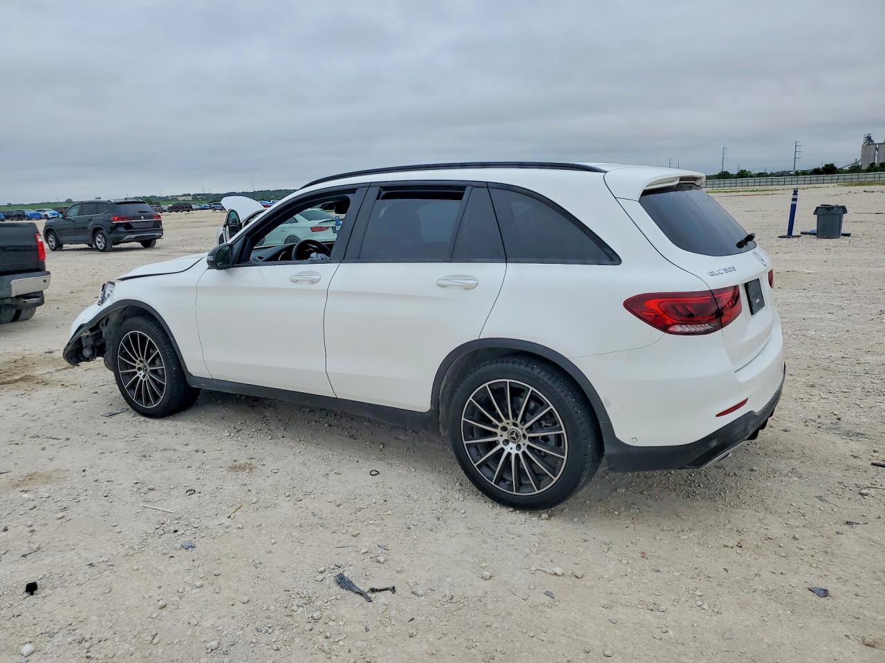 2022 MERCEDES-BENZ GLC 300 4MATIC — снимка 2