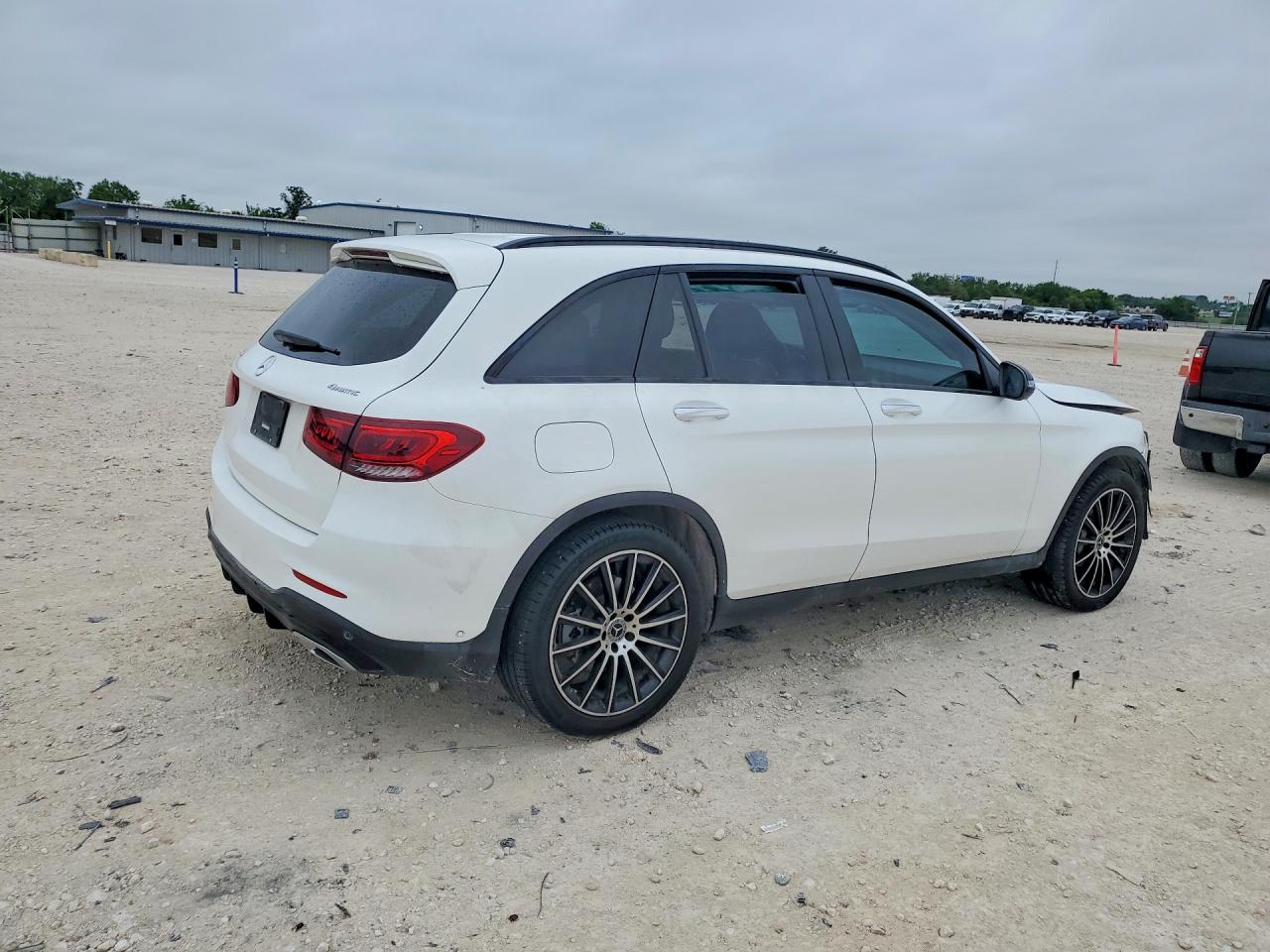 2022 MERCEDES-BENZ GLC 300 4MATIC — снимка 3