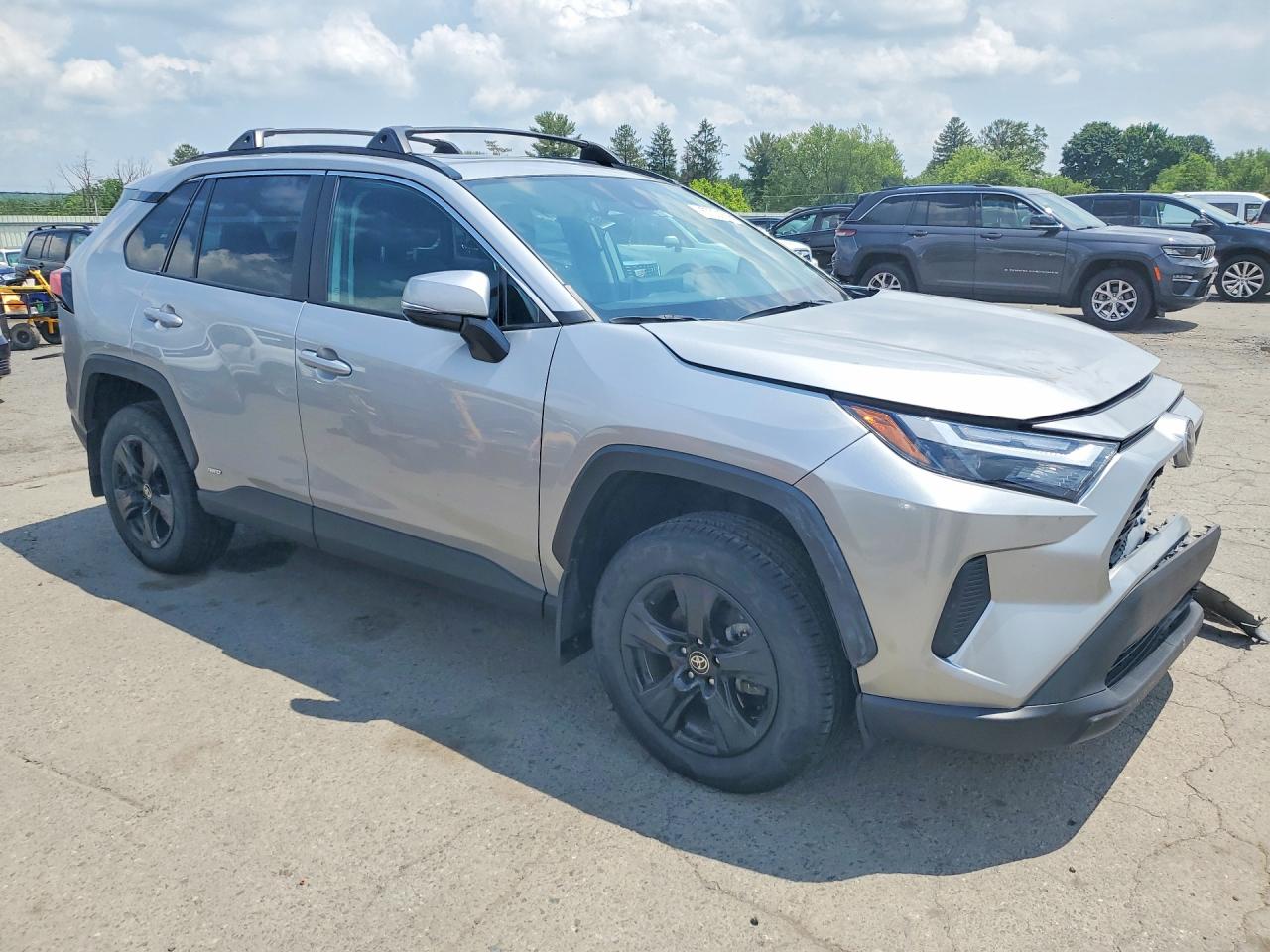 2025 TOYOTA RAV4 HYBRID XLE — снимка 4