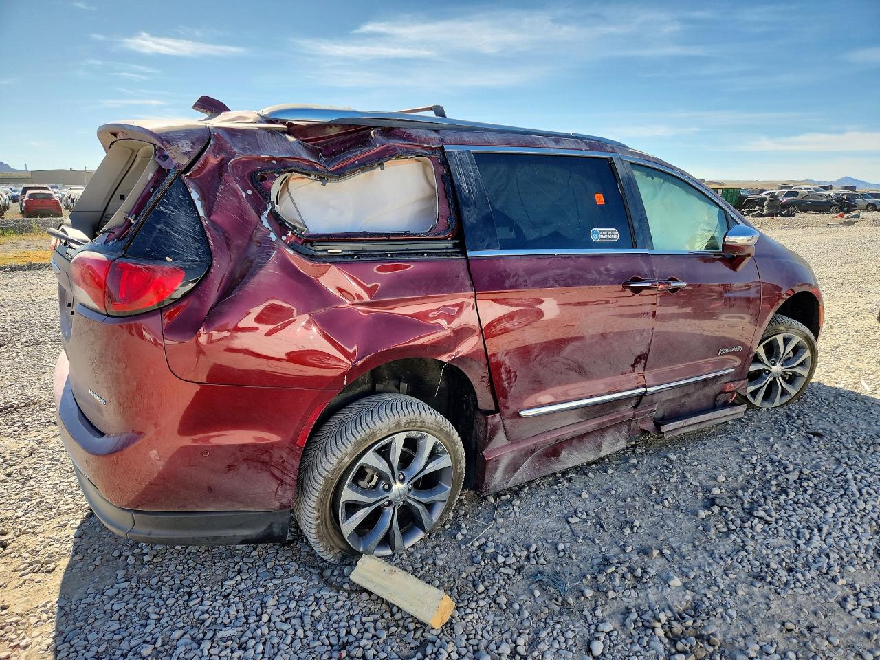 2019 CHRYSLER PACIFICA LIMITED — снимка 3