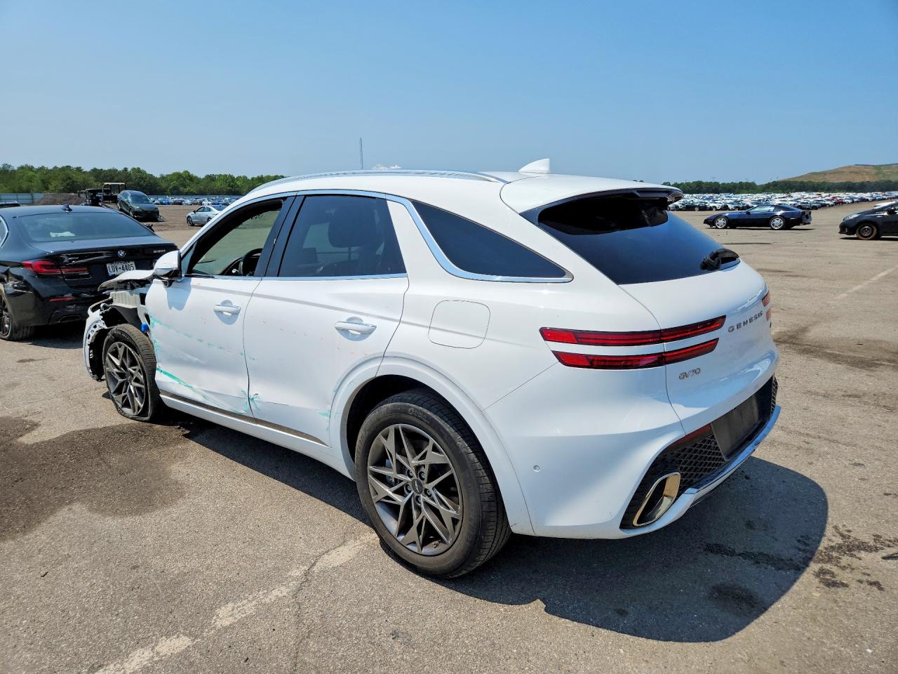 2023 GENESIS GV70 2.5T STANDARD — снимка 2