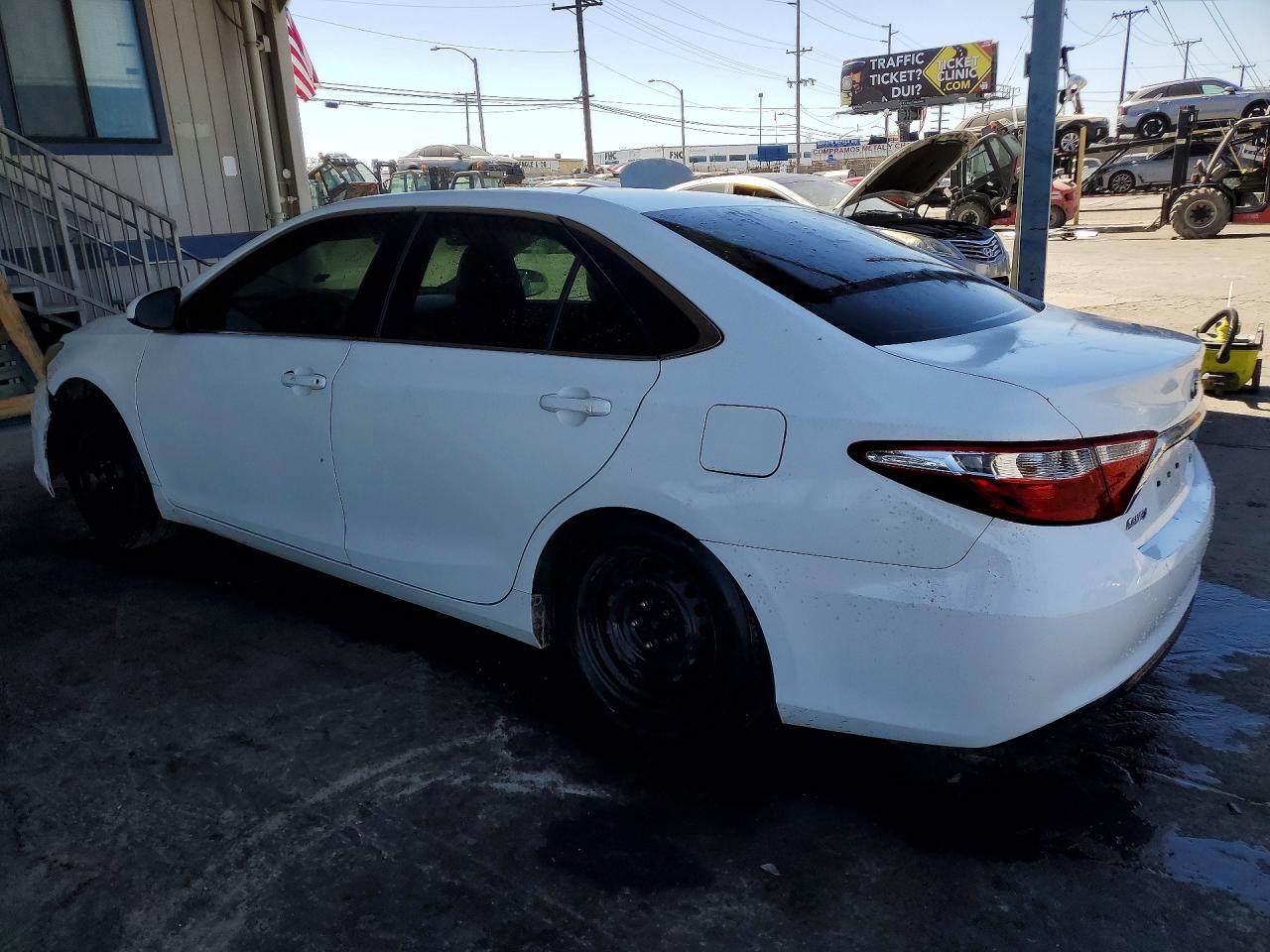 2016 TOYOTA CAMRY LE — снимка 2