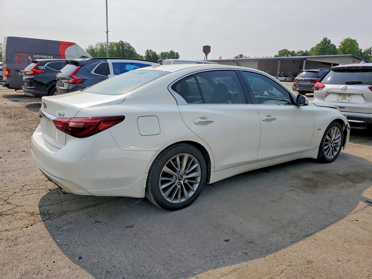 2018 INFINITI Q50 3.0T LUXE — снимка 3