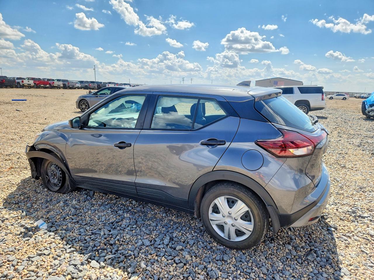 2021 NISSAN KICKS S — снимка 2