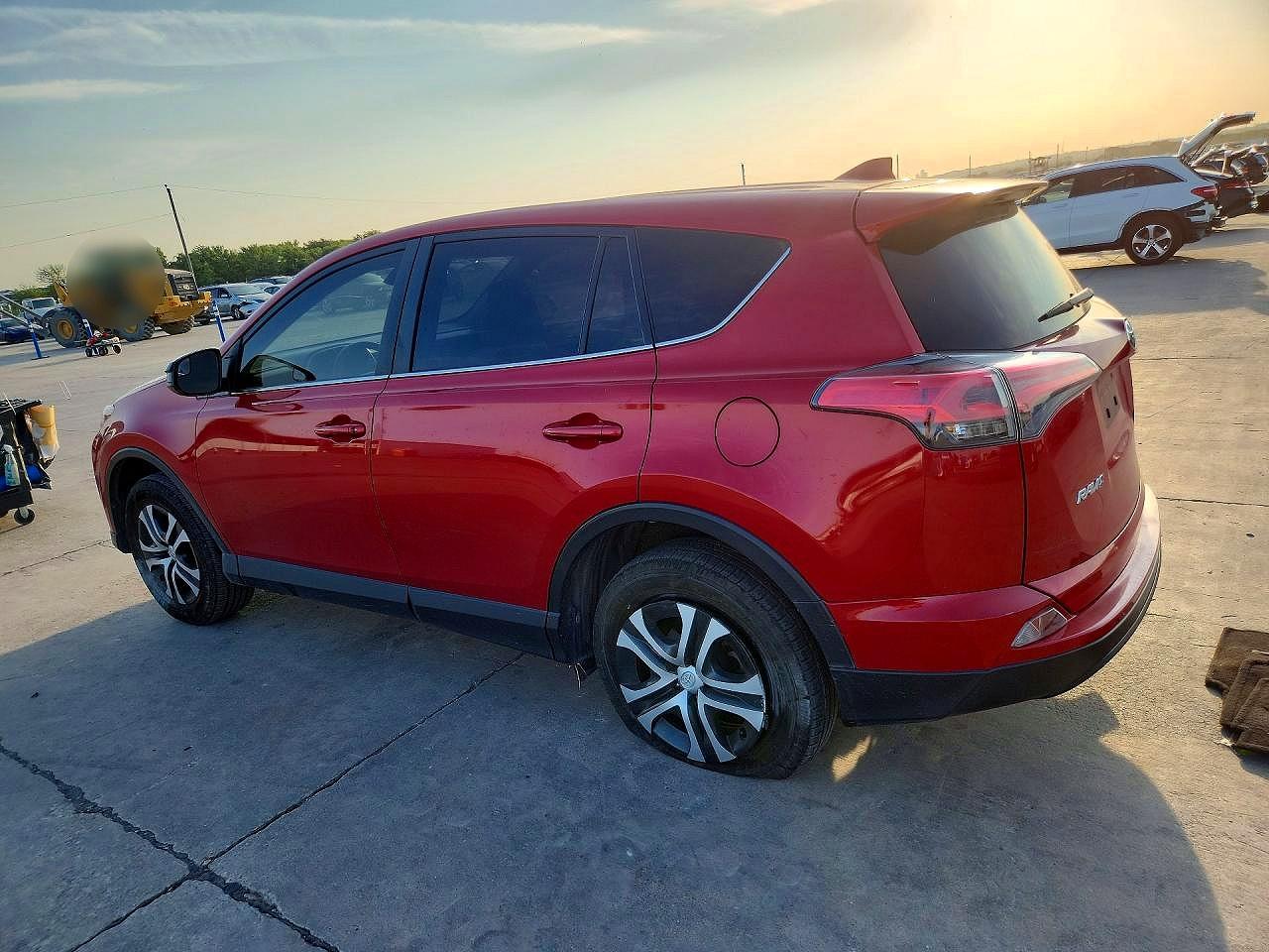 2017 TOYOTA RAV4 LE — снимка 2