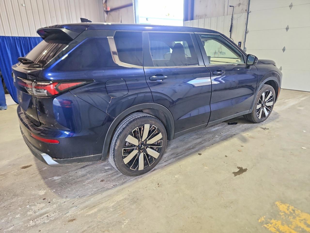2025 MITSUBISHI OUTLANDER SE — снимка 3