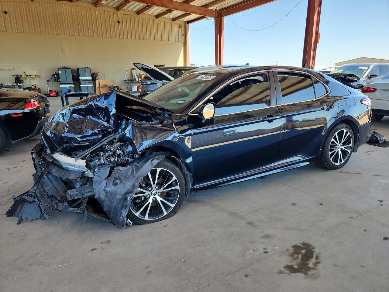 2018 TOYOTA CAMRY SE