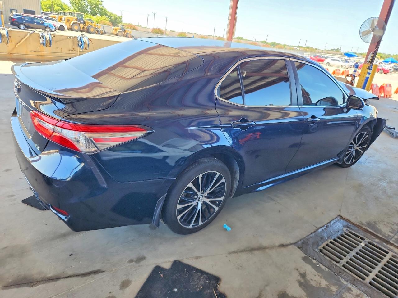 2018 TOYOTA CAMRY SE — снимка 3