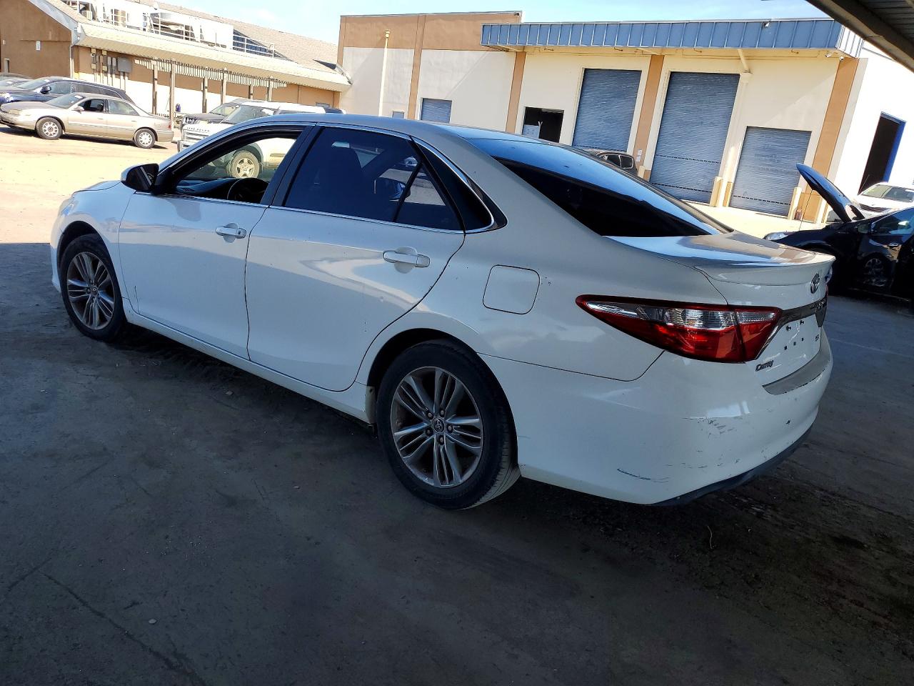 2015 TOYOTA CAMRY SE — снимка 2
