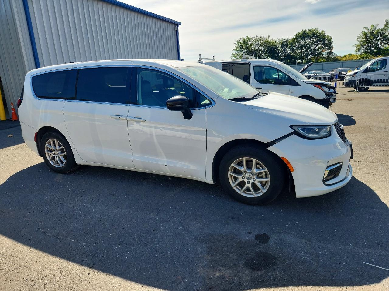 2024 CHRYSLER PACIFICA TOURING L — снимка 4