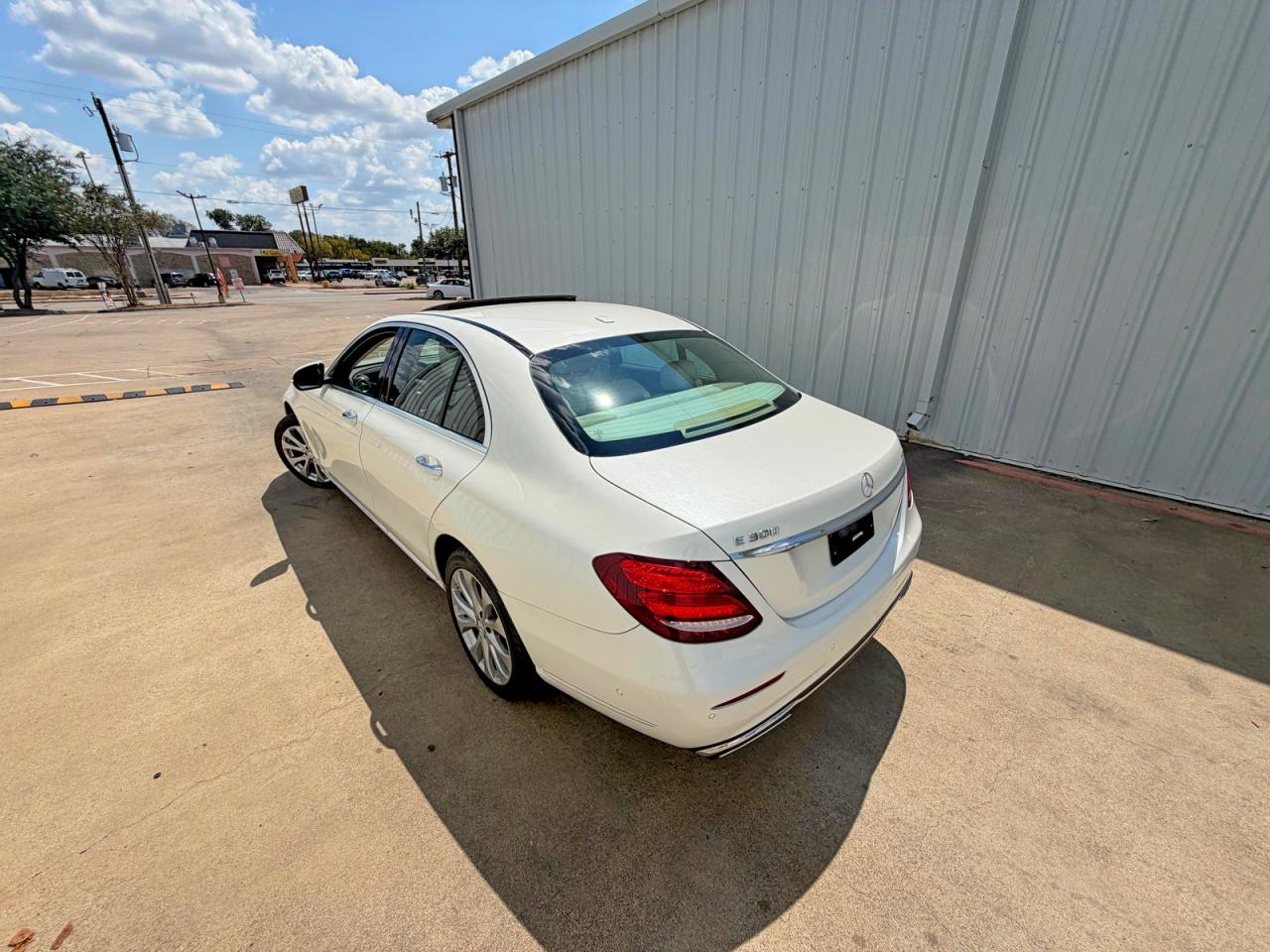 2017 MERCEDES-BENZ E 300 4MATIC — снимка 3