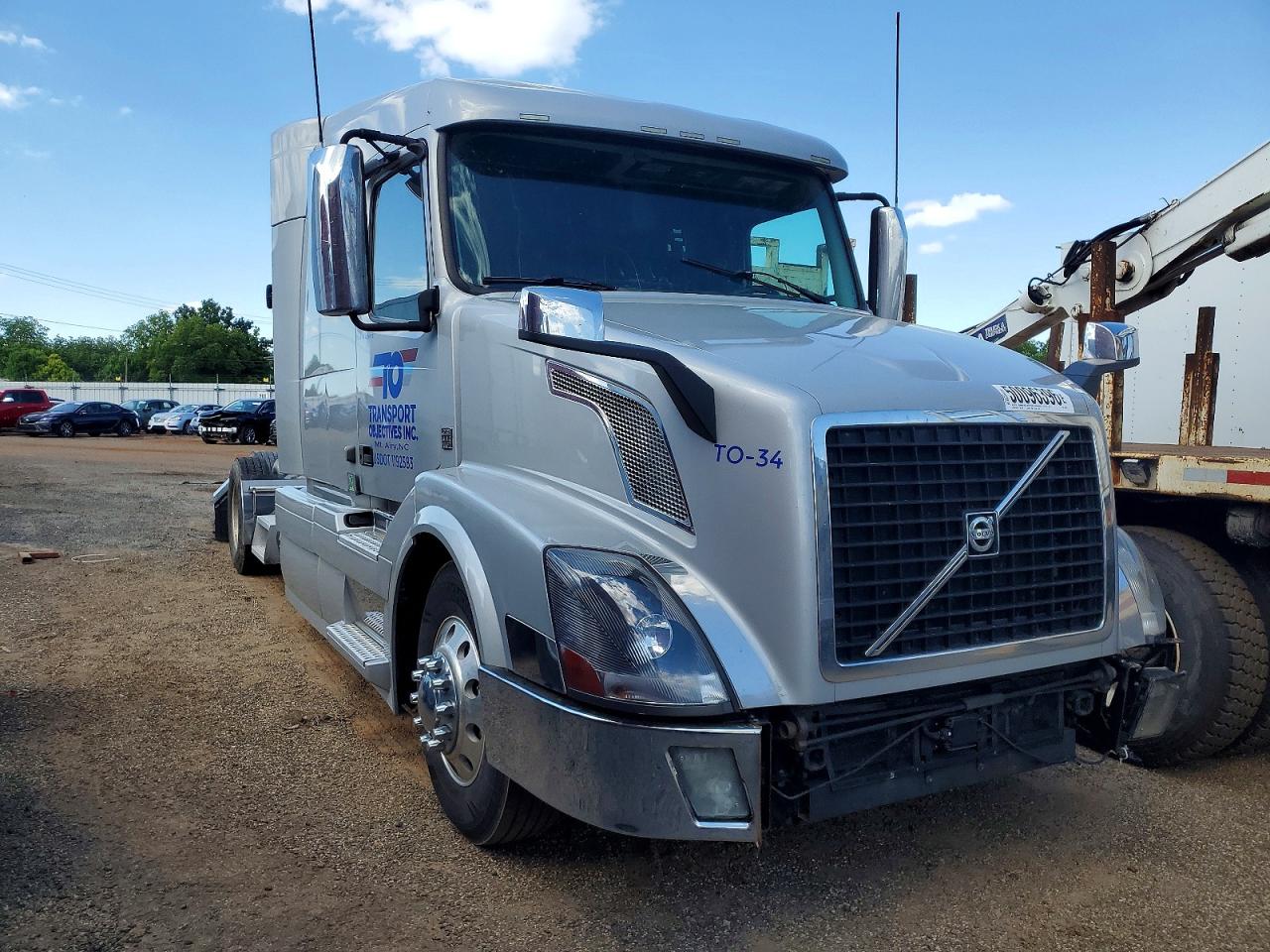 2017 VOLVO VNL VNL
