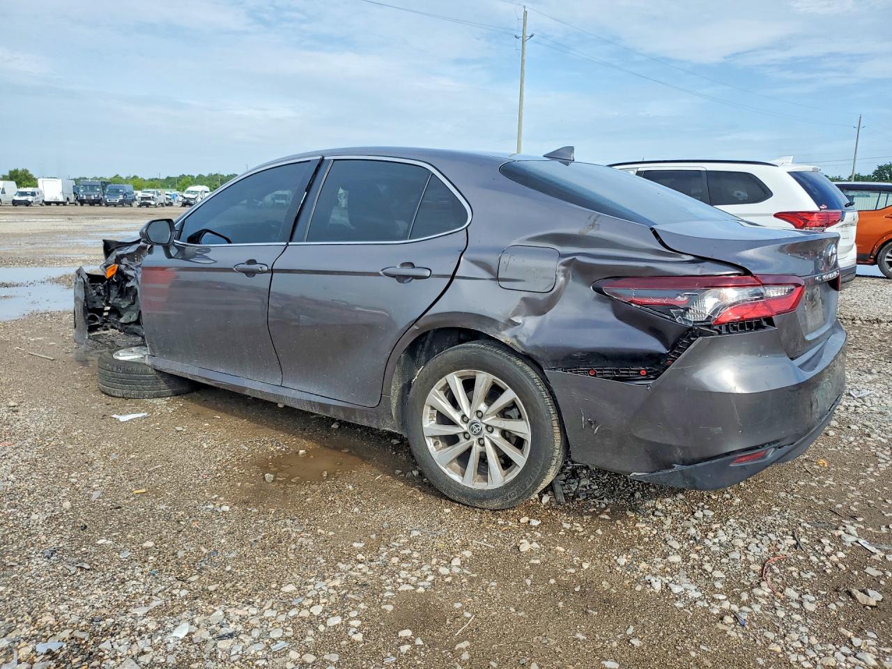 2023 TOYOTA CAMRY LE — снимка 2
