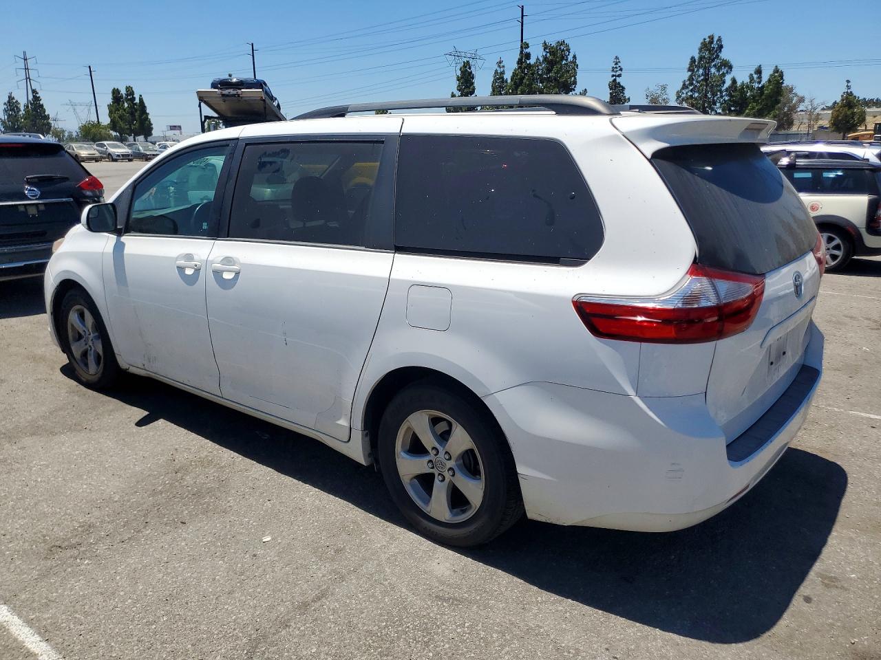 2015 TOYOTA SIENNA LE — снимка 2