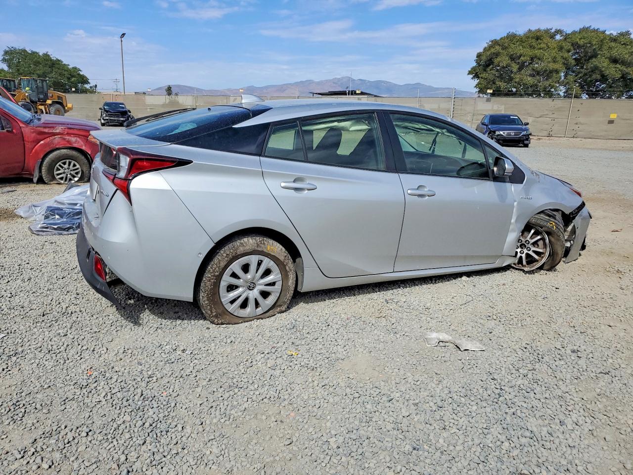 2021 TOYOTA PRIUS LE — снимка 3