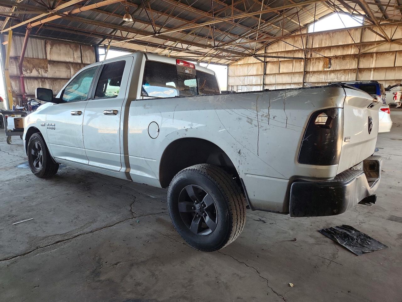 2017 RAM 1500 SLT — снимка 2