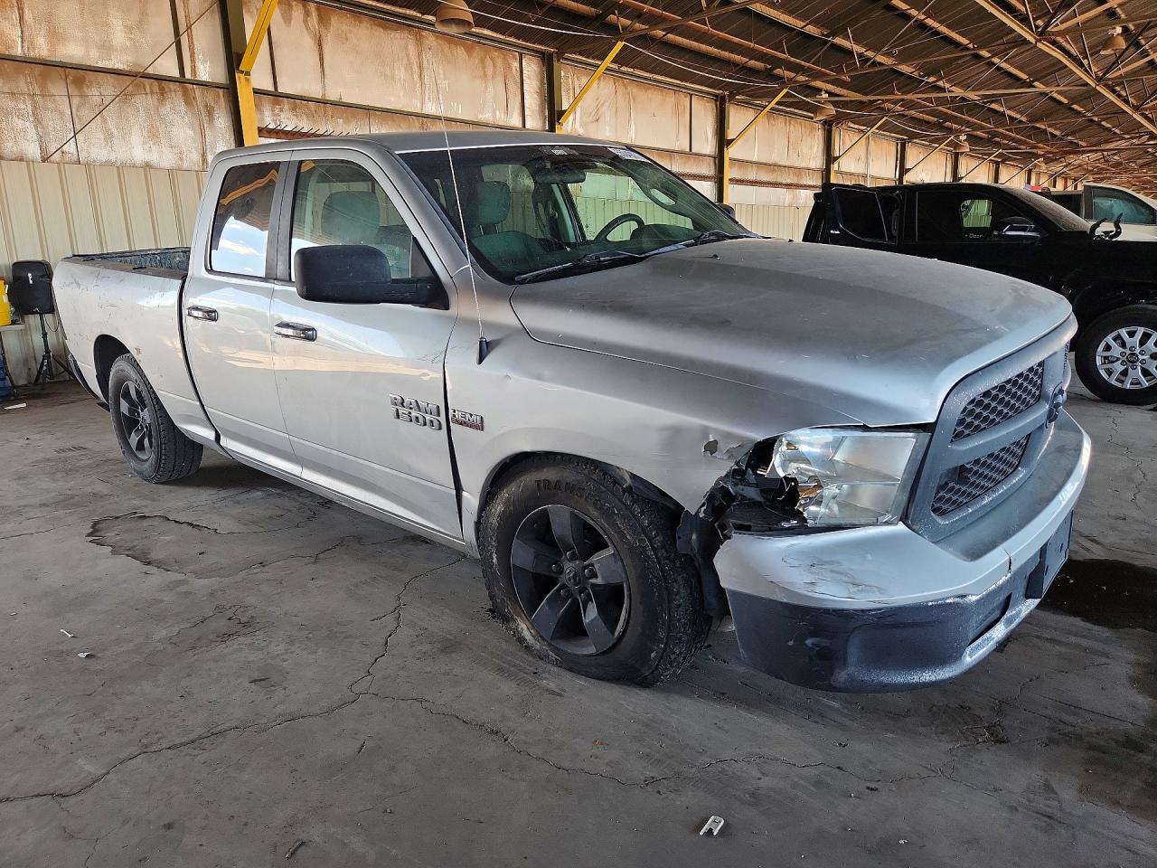 2017 RAM 1500 SLT — снимка 4