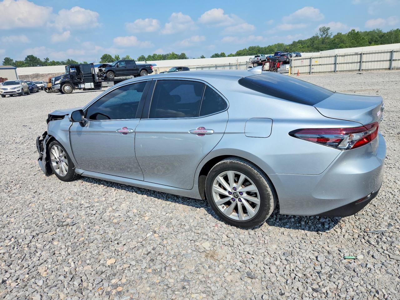 2022 TOYOTA CAMRY LE — снимка 2
