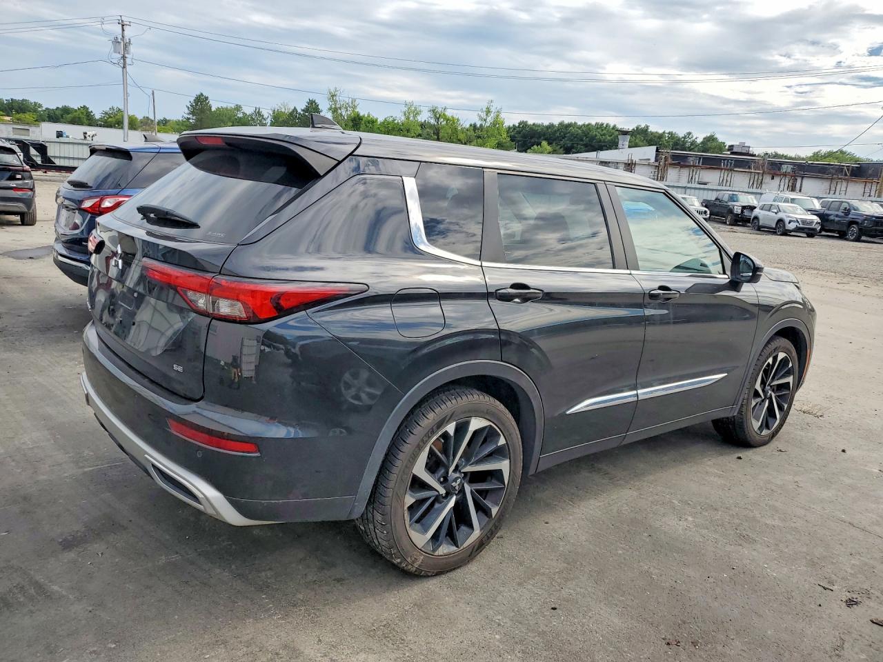 2023 MITSUBISHI OUTLANDER SE — снимка 3