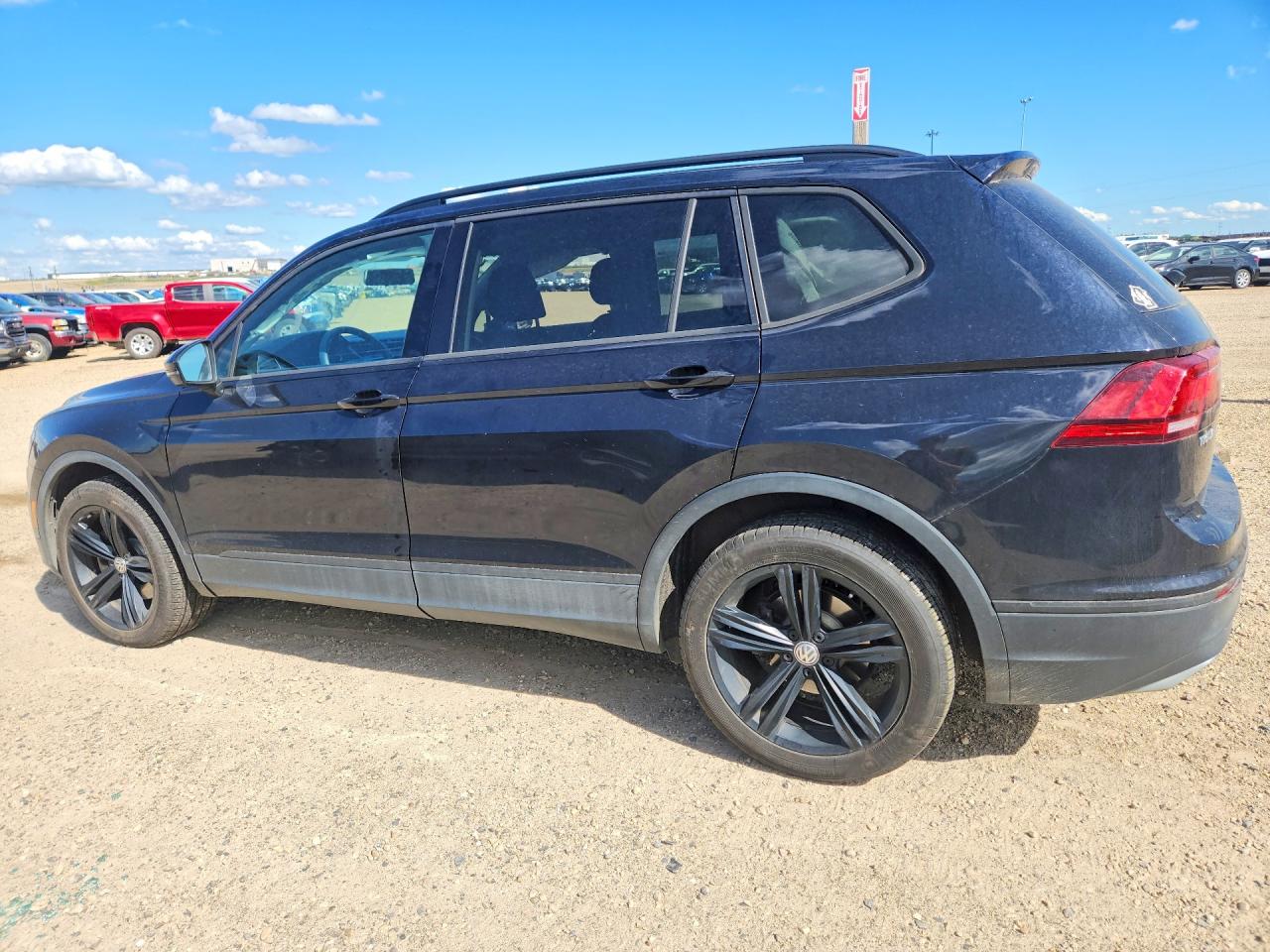 2019 VOLKSWAGEN TIGUAN S — снимка 2