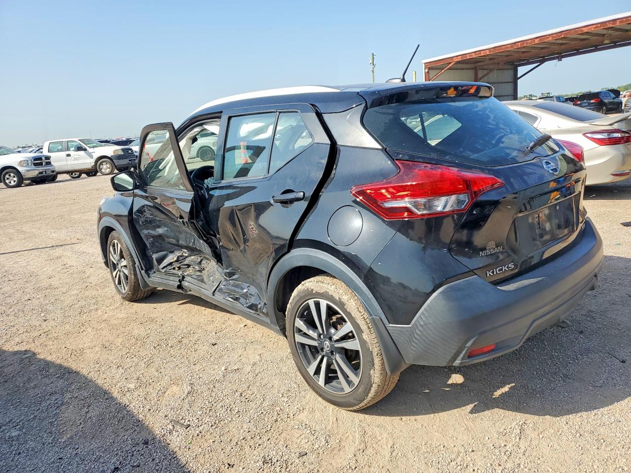 2019 NISSAN KICKS SV — снимка 2