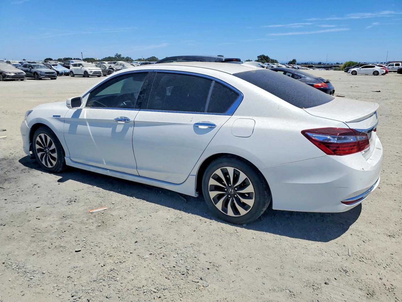 2017 HONDA ACCORD TOURING HYBRID — снимка 2