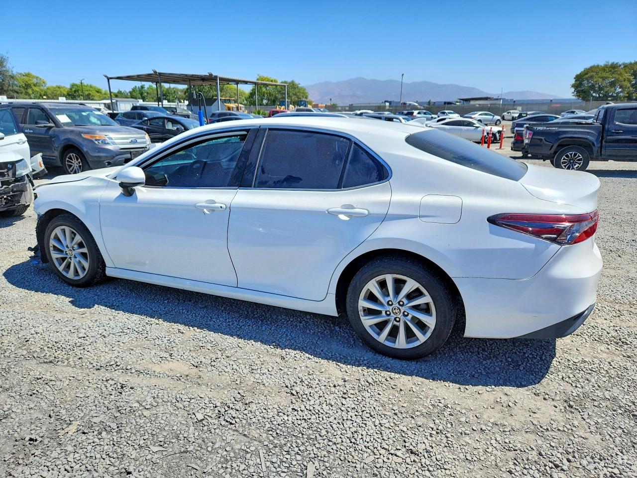 2022 TOYOTA CAMRY LE — снимка 2