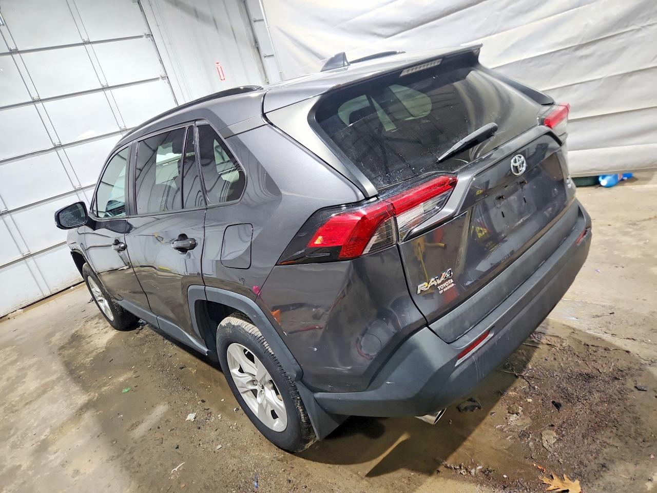 2019 TOYOTA RAV4 XLE — снимка 2