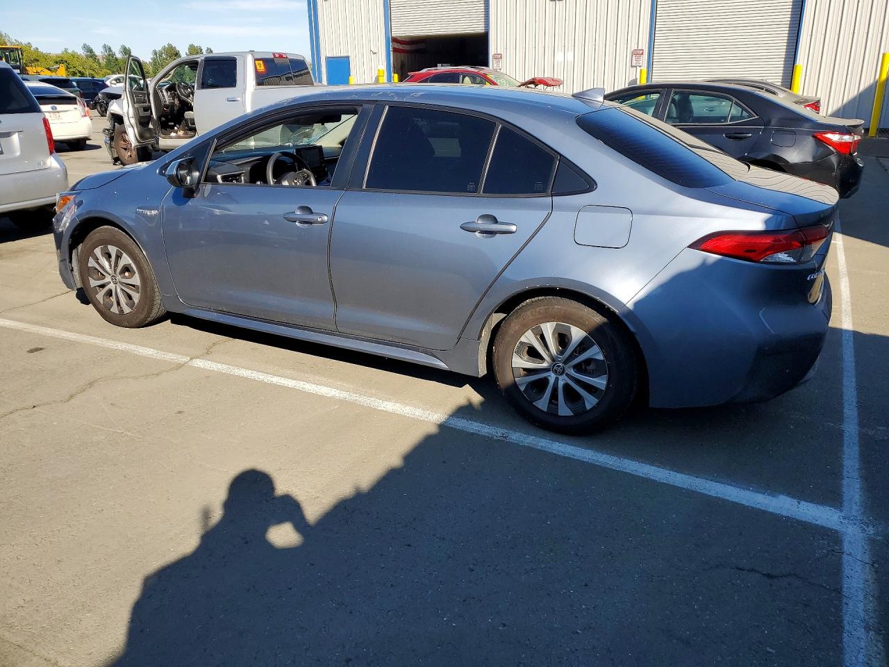 2021 TOYOTA COROLLA LE — снимка 2