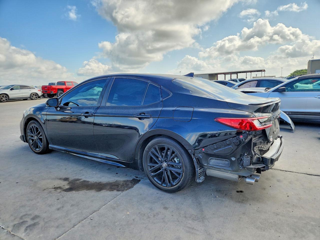 2025 TOYOTA CAMRY SE — снимка 2
